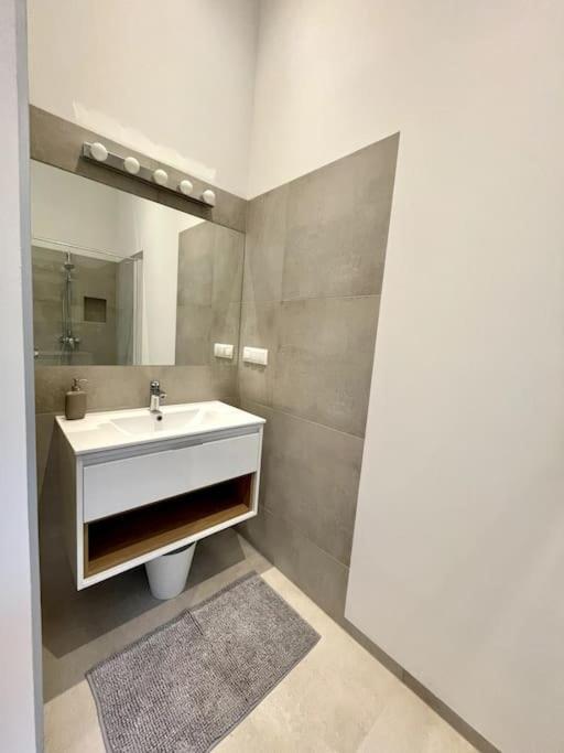 City-Center-Apartment Hip Area, Big & New Viena Exterior foto